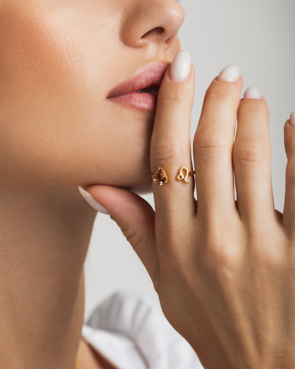 zodiac sign ring- leo- gold